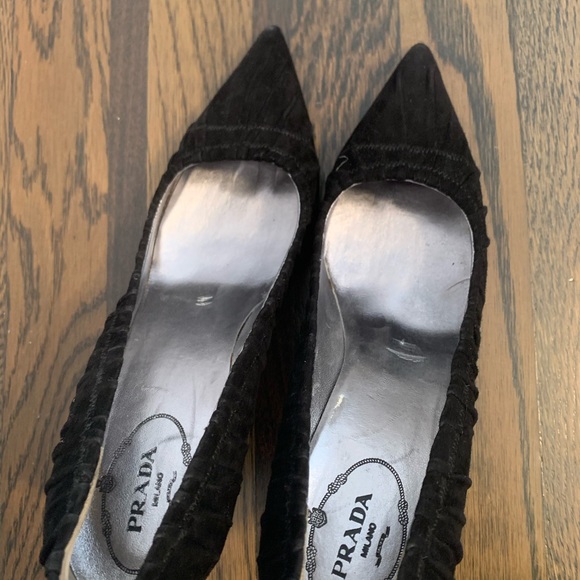 Moving sale!! Prada Pumps! New black suede  size 8 - Picture 5 of 8
